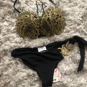 Beach Bunny Bikini NWT